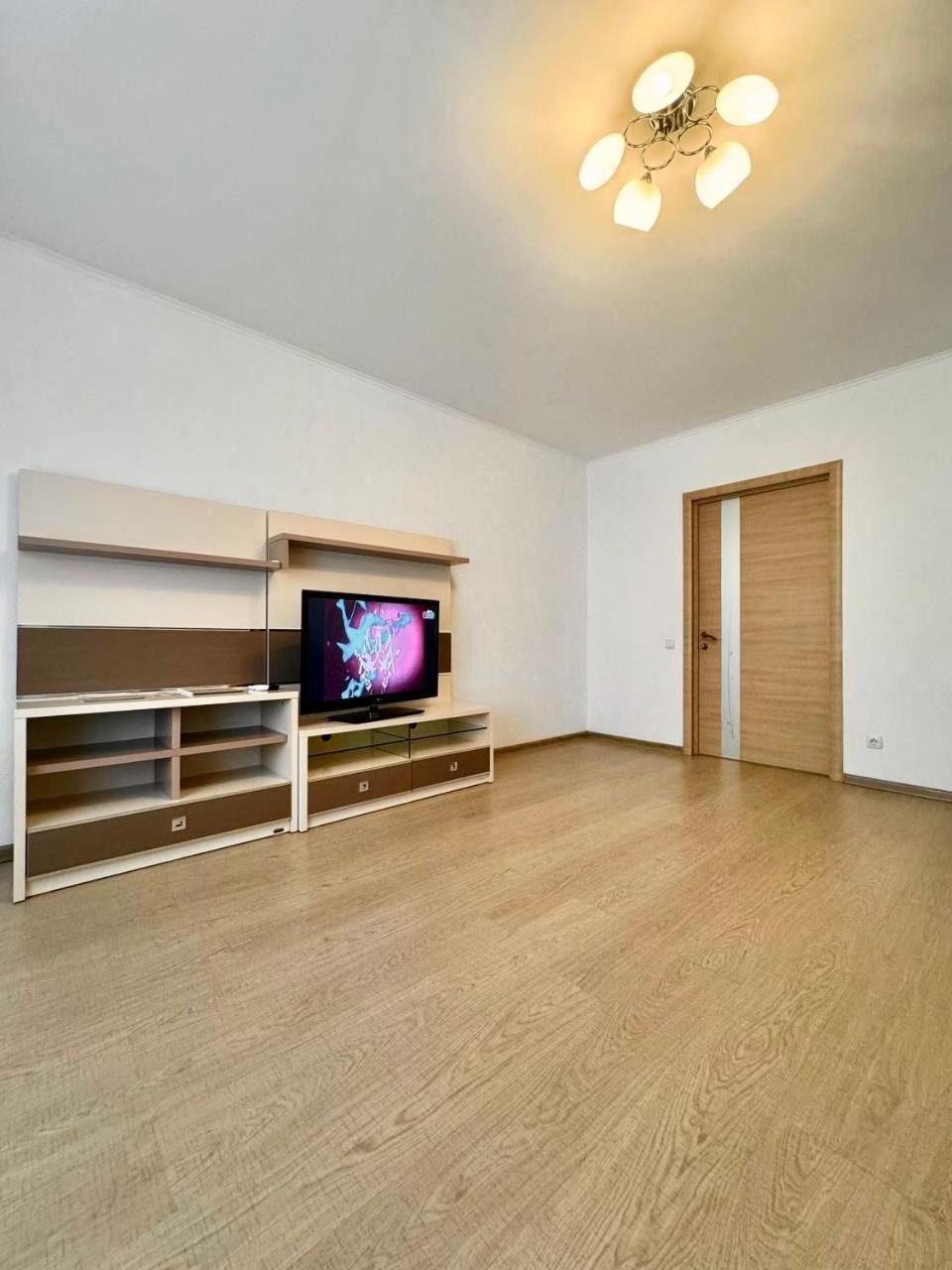 Apartpoltava: Stylish White Apartments with Dual Rooms Exterior photo