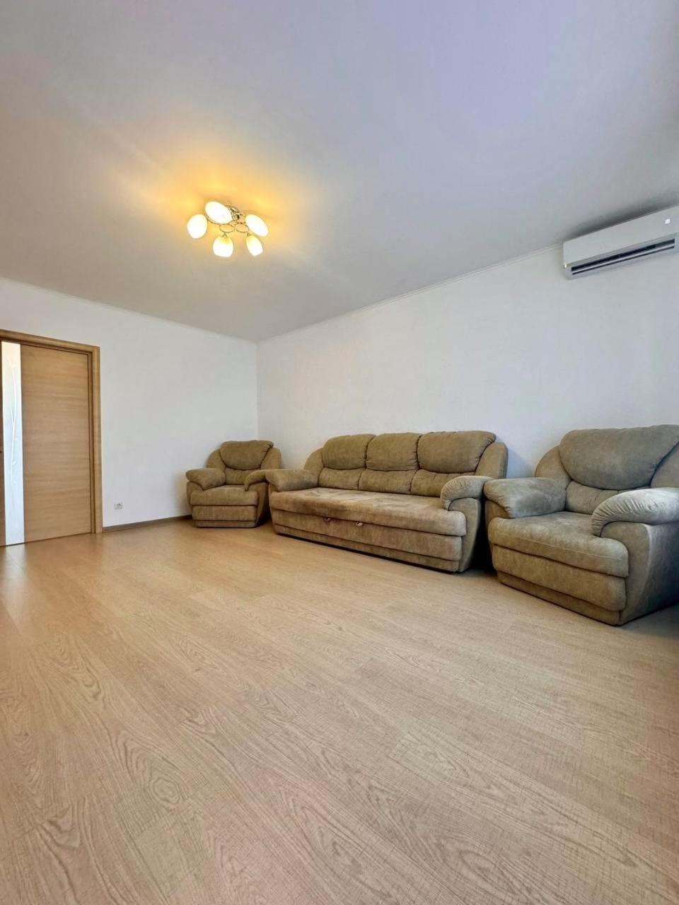 Apartpoltava: Stylish White Apartments with Dual Rooms Exterior photo
